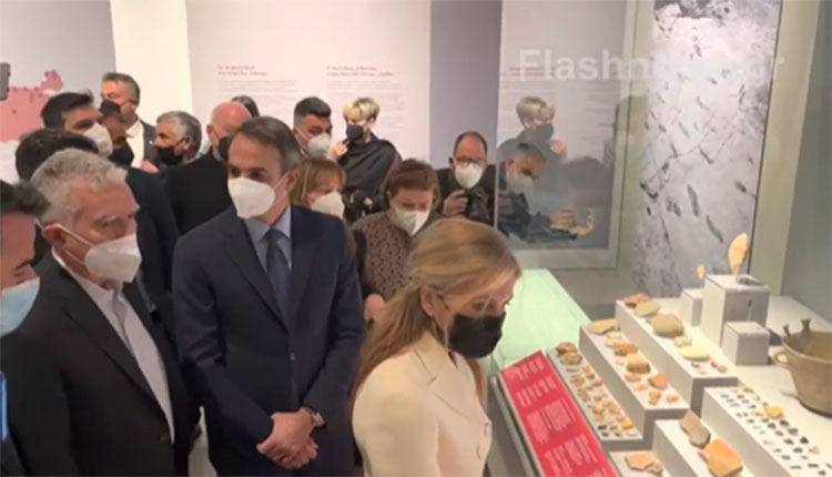 Τον κ. Μητσοτάκη που συνοδευόταν από τη σύζυγό του Μαρέβα, υποδέχθηκε η κα Μενδώνη