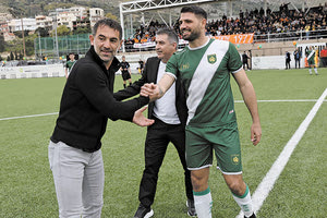 Οι Καραγκούνης, Ζαγοράκης έκαναν τιμητικά τη σέντρα του τελικού