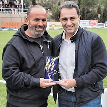 Ο κ. Σενετάκης βράβευσε τον κ. Κεφαλούκο