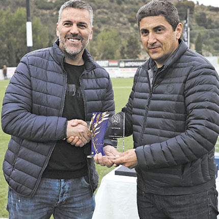 Ο Νίκος Κουράκης βραβεύτηκε από τον κ. Αυγενάκη