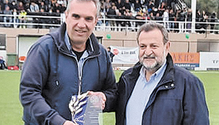 Ο κ. Κεγκέρογλου τίμησε τον κ. Σμαραγδάκη