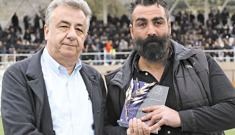 Ο κ. Αρναουτάκης έδωσε το βραβείο στον γιο του Ιάκωβου Τσαγκαράκη