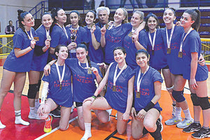 Η ομάδα κορασίδων της ΓΕΗ με τα μετάλλιά τους