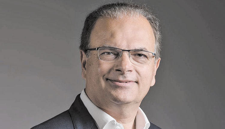 Ο πρόεδρος της ΕΔΕΥΑ και δήμαρχος Ρεθύμνου 	Γ. Μαρινάκης