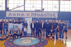 Οι αστυνομικοί μετά τον τελικό