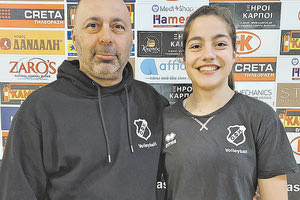 Η Πρινιωτάκη με τον προπονητή του ΟΦΗ κ. Προύφα
