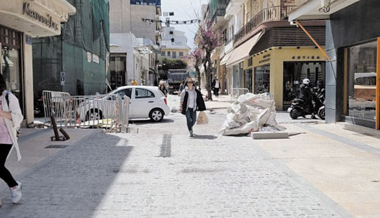 Η κίνηση λόγω γιορτών ρίχνει τους ρυθμούς στο εργοτάξιο της 1821