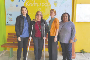 Οι Αμερικανίδες εκπαιδευτικοί με την κ. Μαρία Πιτσάκη