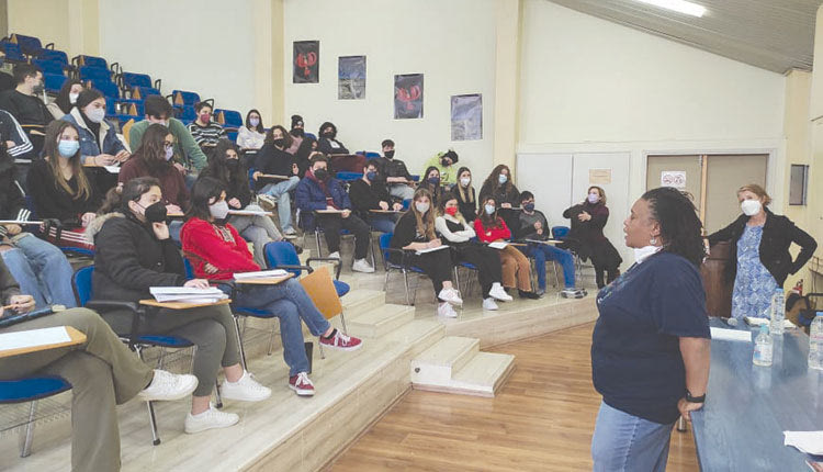 Οι καθηγήτριες από τις ΗΠΑ μελέτησαν τον τρόπο που οι Έλληνες εκπαιδευτικοί υποδέχονται και διαχειρίζονται τις μειονότητες