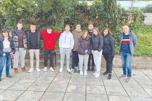 Ο ομάδα του Λυκείου Επισκοπής που δημιούργησε την AGÔRA