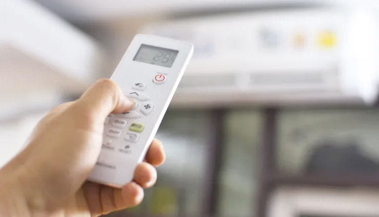 Τα σχολεία και άλλα δημόσια κτήρια στην Ιταλία θα απαγορεύεται στο εξής να ρυθμίζουν τον κλιματισμό τους σε θερμοκρασία χαμηλότερη από 25 βαθμούς Κελσίου από τον επόμενο μήνα, στο πλαίσιο ενός προγράμματος που αποσκοπεί να βοηθήσει τη χώρα να αποφύγει μια ενεργειακή κρίση που επιδεινώθηκε από τον πόλεμο στην Ουκρανία.