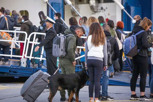 Οι περισσότεροι εγκατέλειψαν τις πόλεις;