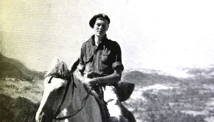 Ο Λοχαγός Ουίλιαμ Στάνλεϋ Μος, ο ένας από τους δύο Βρετανούς της ομάδας απαγωγής του Στρατηγού Κράιπε. Οι άντρες της ομάδας απαγωγής ήταν: Πάτρικ Λη Φέρμορ, Στάνλεϋ Μος, Μανόλης Πατεράκης, Γιώργης Τυράκης, Γρηγόρης Χναράκης, Στρατής Σαβιολής, Αντώνης Ζωιδάκης, Νίκος Αθανασάκης, Μιχάλης Ακουμιανάκης, Παύλος Ζωγραφιστός, Νίκος Κόμης, Δημήτρης Τζατζάς και Αντώνης Παπαλεωνίδας.