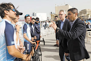 Ο κ. Αυγενάκης μιλάει με τους αθλητές της εθνικής μας ομάδας