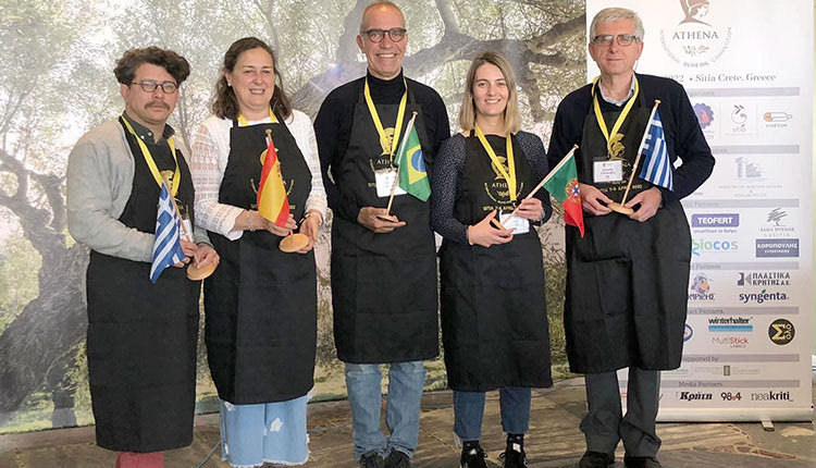 Οι 30 κριτές ψήφισαν τα καλύτερα ελαιόλαδα από 24 χώρες