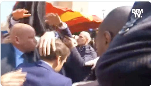 ΥΠΟΔΟΧΗ ΣΤΟΝ ΜΑΚΡΟΝ ΜΕ ΝΤΟΜΑΤΕΣ