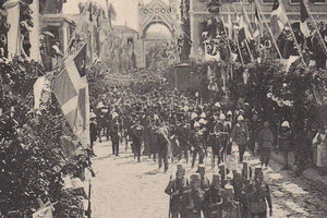 ΦΩΤΟΗΜΕΡΑΣ: Η άφιξη του πρίγκιπα Γεωργίου στο Ηράκλειο το 1900. Οι Ηρακλειώτες του επεφύλαξαν θερμή υποδοχή.