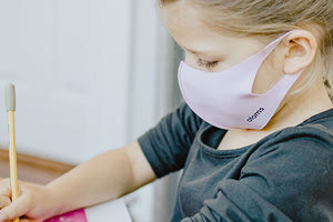 Παραμένει η μάσκα στα σχολεία