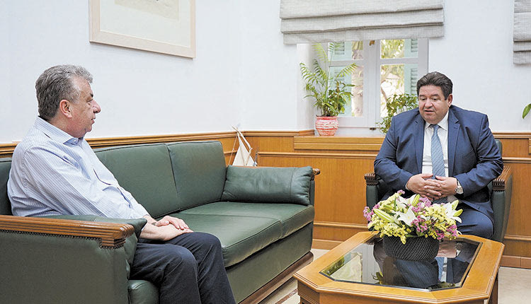 καραμαλακης αρναουτακης