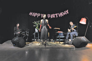 Electro rock performance από την ομάδα Scarmi -Δημήτρης Δημητριάδης με τίτλο ΉΤΤΑ (η μήτρα της νίκης)