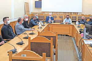 Με τους προέδρους ΤΟΕΒ της Περιφερειακής Ενότητας Ηρακλείου συναντήθηκαν στο πλαίσιο σύσκεψης ο αντιπεριφερειάρχης Ηρακλείου Νίκος Συριγωνάκης