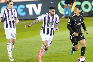 Ντε Γκούζμαν σε ματς με τον Απόλλωνα