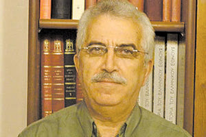 Ο Γιάννης Γ. Τσερεβελάκης