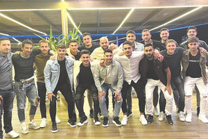 ΤΕΛΕΙΩΣΕ Η ΣΕΖΟΝ ΧΘΕΣ ΓΙΑ ΤΟΥΣ “ΚΙΤΡΙΝΟΜΑΥΡΟΥΣ” • ΣΤΗΝ ΚΗΦΙΣΙΑ Ο ΤΟΥΤΖΑΡΗΣ Με δείπνο και προπόνηση είπαν «αντίο» στον Εργοτέλη