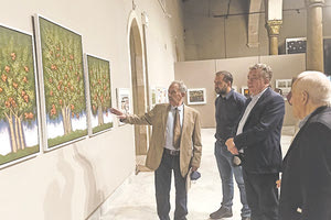 ΜΕ ΕΠΙΤΥΧΙΑ Η ΕΚΘΕΣΗ ΖΩΓΡΑΦΙΚΗΣ ΤΟΥ ΑΡΙΣΤΟΔΗΜΟΥ ΣΤΗ ΒΑΣΙΛΙΚΗ ΤΟΥ ΑΓ.ΜΑΡΚΟΥ Υφαίνοντας… με χρώμα έργα όπου η παράδοση συναντά το μέλλον