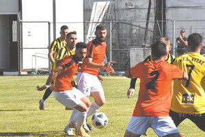 Στιγμιότυπο από το χθεσινό παιχνίδι στο γήπεδο του Τυμπακίου (φωτό: Grandsport.gr)