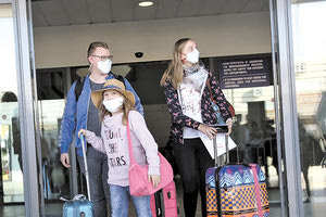 Κόσμο και κέρδη περιμένουν οι τουριστικοί φορείς, που έχουν πελάτες, αλλά ψάχνουν προσωπικό