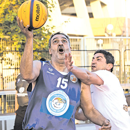 αυγενακης μπασκετ 90 χρονια FIBA