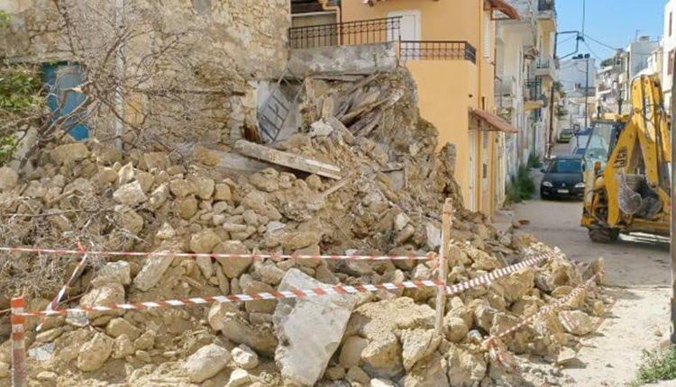 Παττακός: Μια επιβεβλημένη κατεδάφιση στον Λάκκο