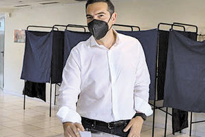 Στο Περιστέρι ψήφισε ο Αλέξης Τσίπρας