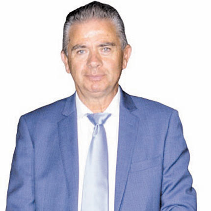 Ο κτηματομεσίτης κ. Μιχάλης Γιακουμάκης