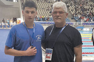 Ο Σπαθαράκης με τον προπονητή του κ. Φίλικα