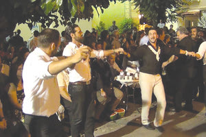 ΑΝΩΓΕΙΑ ΔΕΝ ΤΟΥΣ ΠΡΟΛΑΒΑΙΝΟΥΝ ΧΟΡΟΣ