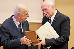 ΒΡΑΒΕΙΟ ΗΘΙΚΗΣ ΤΑΞΕΩΣ Γι’ αυτό το πήρε ο Λευτέρης Οικονόμου