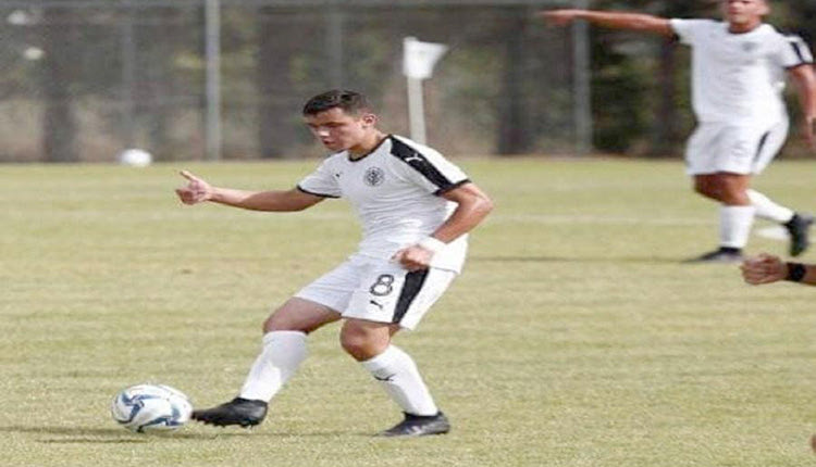 Χρήστο Λέλεκα ο οποίος ανήκε στην Κ-19 του ΟΦΗ αλλά έμεινε ελεύθερος και αφού πέρασε από δοκιμαστικά στην ΑΕΚ Β΄ 