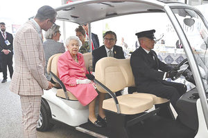 Η βασίλισσα Ελισάβετ της Βρετανίας επισκέφθηκε  την ανθοκομική έκθεση του Τσέλσι