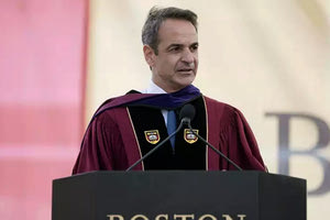 Με την ευκαιρία αυτή να σημειώσω πως με ένα στίχο που έχει τραγουδήσει ο  Βασίλης Παπακωνσταντίνου απευθύνθηκε στους αποφοίτους του Boston College ο πρωθυπουργός Κυριάκος Μητσοτάκης.