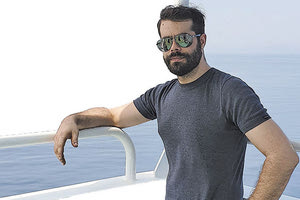 Ο Μανόλης Βεβαιάκης από το Παλαίκαστρο της Σητείας επικοινώνησε με τους γονείς του