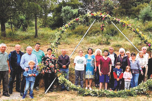 Το πιο μεγάλο στεφάνι του Μάη  από τον “Θύλακα”