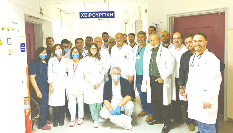 ΑΠΟΧΑΙΡΕΤΗΣΑΝ ΤΟΝ ΧΕΙΡΟΥΡΓΟ ΤΟΥ ΒΕΝΙΖΕΛΕΙΟΥ Έσωσε ανθρώπους και με τον θάνατό του
