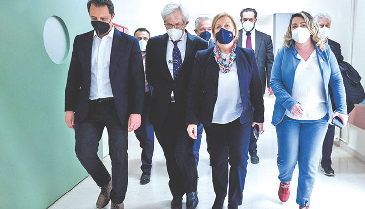 Η αναπληρώτρια υπουργός Υγείας Μίνα Γκάγκα στο Ηράκλειο