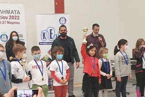 Στιγμιότυπα από τις απονομές του Μαθητικού Σκακιστικού Πρωταθλήματος