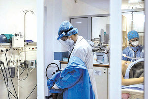 σε κλινικές covid-19 και ΜΕΘ