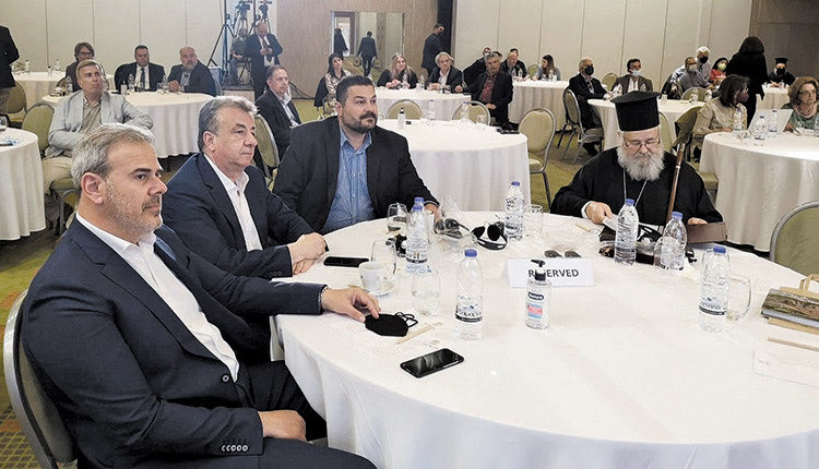 Στις εργασίες του συνεδρίου για τον θρησκευτικό τουρισμό ο περιφερειάρχης Κρήτης Σταύρος Αρναουτάκης