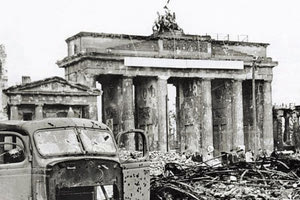 ‘Ηταν 9 Μαΐου του 1945 όταν έπεσαν οι τίτλοι τέλους για τον Β’ Παγκόσμιο Πόλεμο