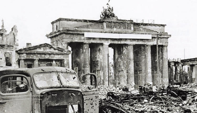 ‘Ηταν 9 Μαΐου του 1945 όταν έπεσαν οι τίτλοι τέλους για τον Β’ Παγκόσμιο Πόλεμο